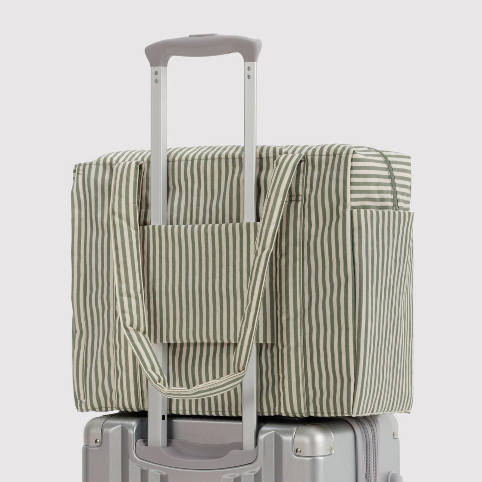 Small Cloud Carry On
