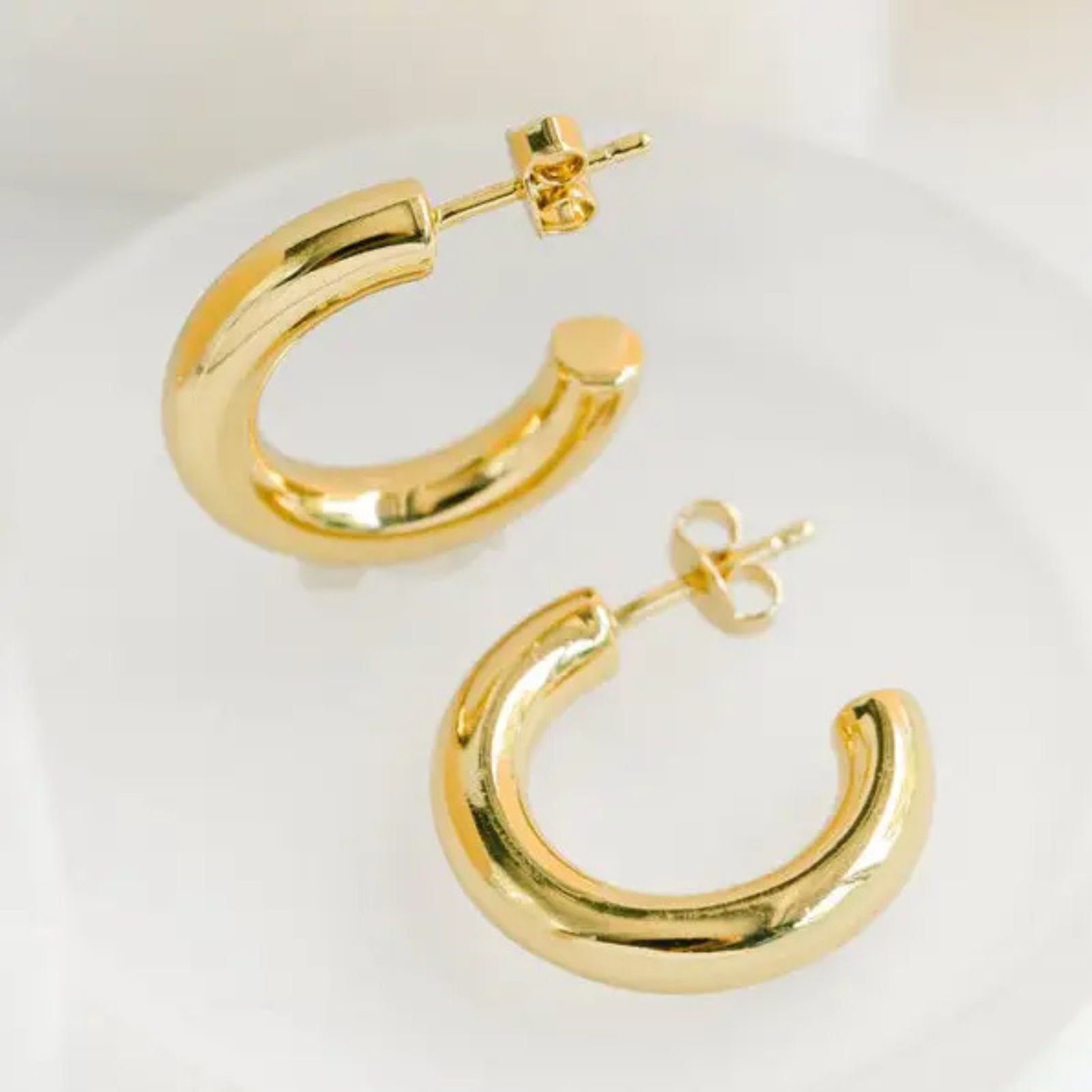 Amelia Chunky Hoops in Gold - Earrings
