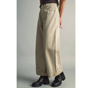Wide Cuffed Denim Pants with A Vintage Washed