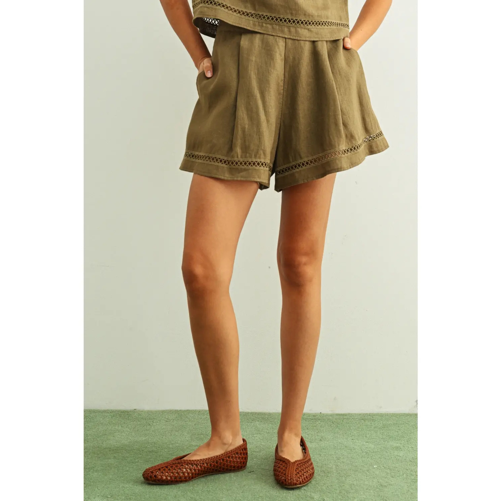 Stitch Trimmed Linen Shorts