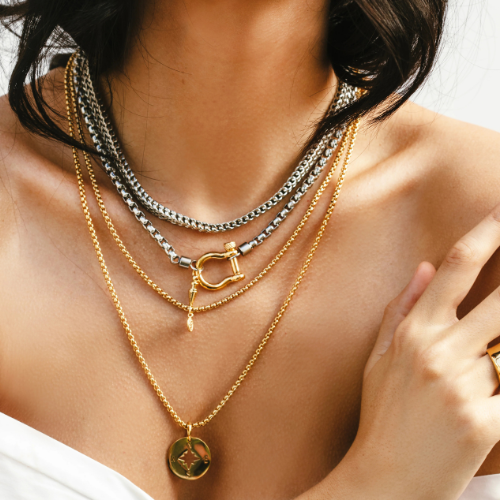 Herradura Layered Necklace Set